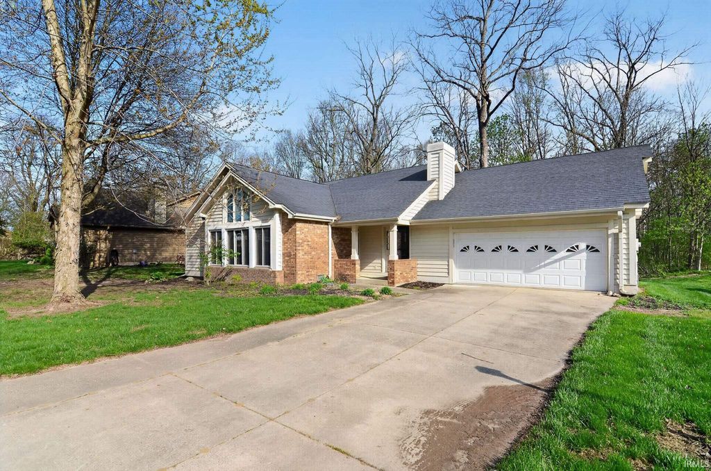 Photo of 608 Fisher Street, Frankfort, IN 46041 (MLS # 202613062)