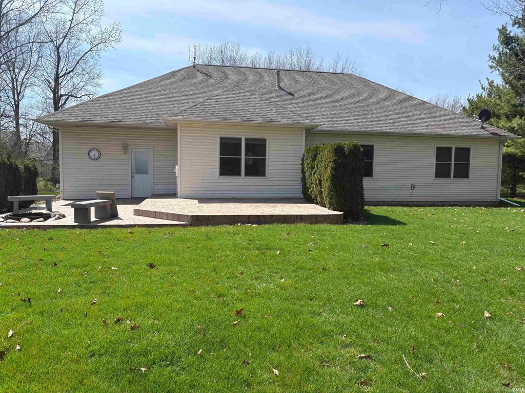 Photo of 13635 Ranier Drive, Middlebury, IN 46540 (MLS # 202611998)