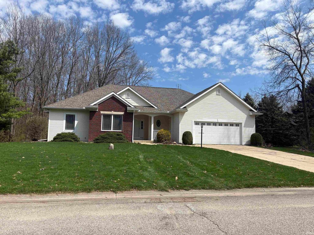 Photo of 13635 Ranier Drive, Middlebury, IN 46540 (MLS # 202611998)