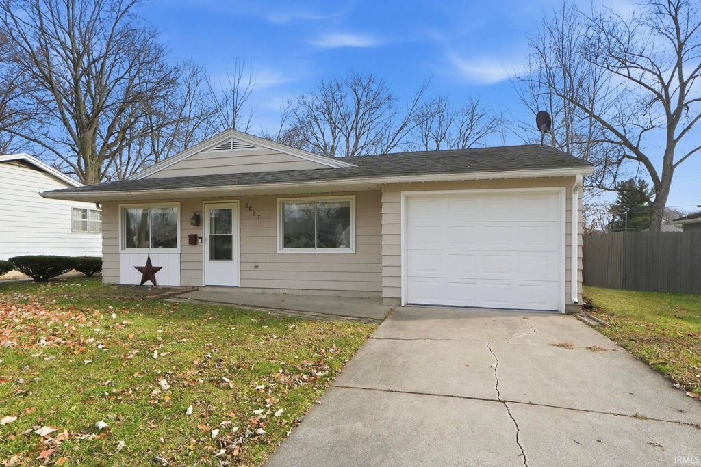 Photo of 3627 Plaza Drive, Fort Wayne, IN 46806 (MLS # 202547528)