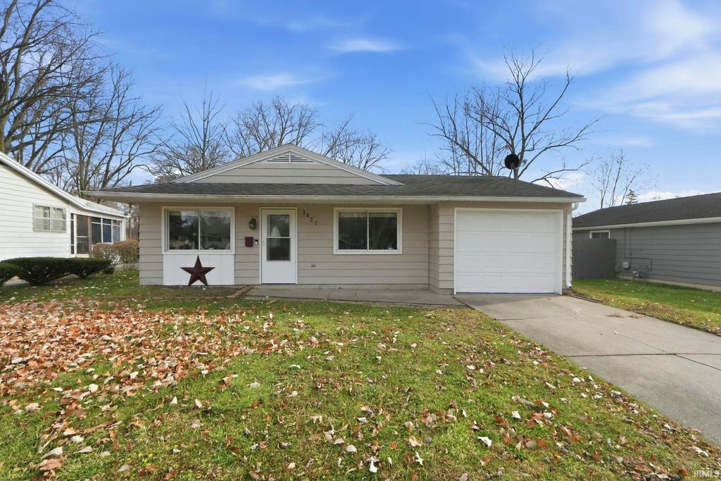 Photo of 3627 Plaza Drive, Fort Wayne, IN 46806 (MLS # 202547528)