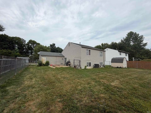 Tiny photo for 3419 W Fox Trail Court, Bloomington, IN 47403 (MLS # 202632390)