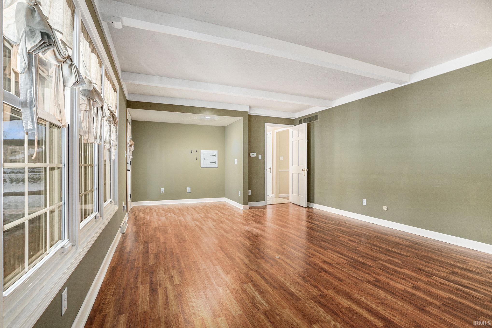 Granger, Indiana 46530, United States, 4 Bedrooms Bedrooms, ,3 BathroomsBathrooms,Residential,Pending,250928