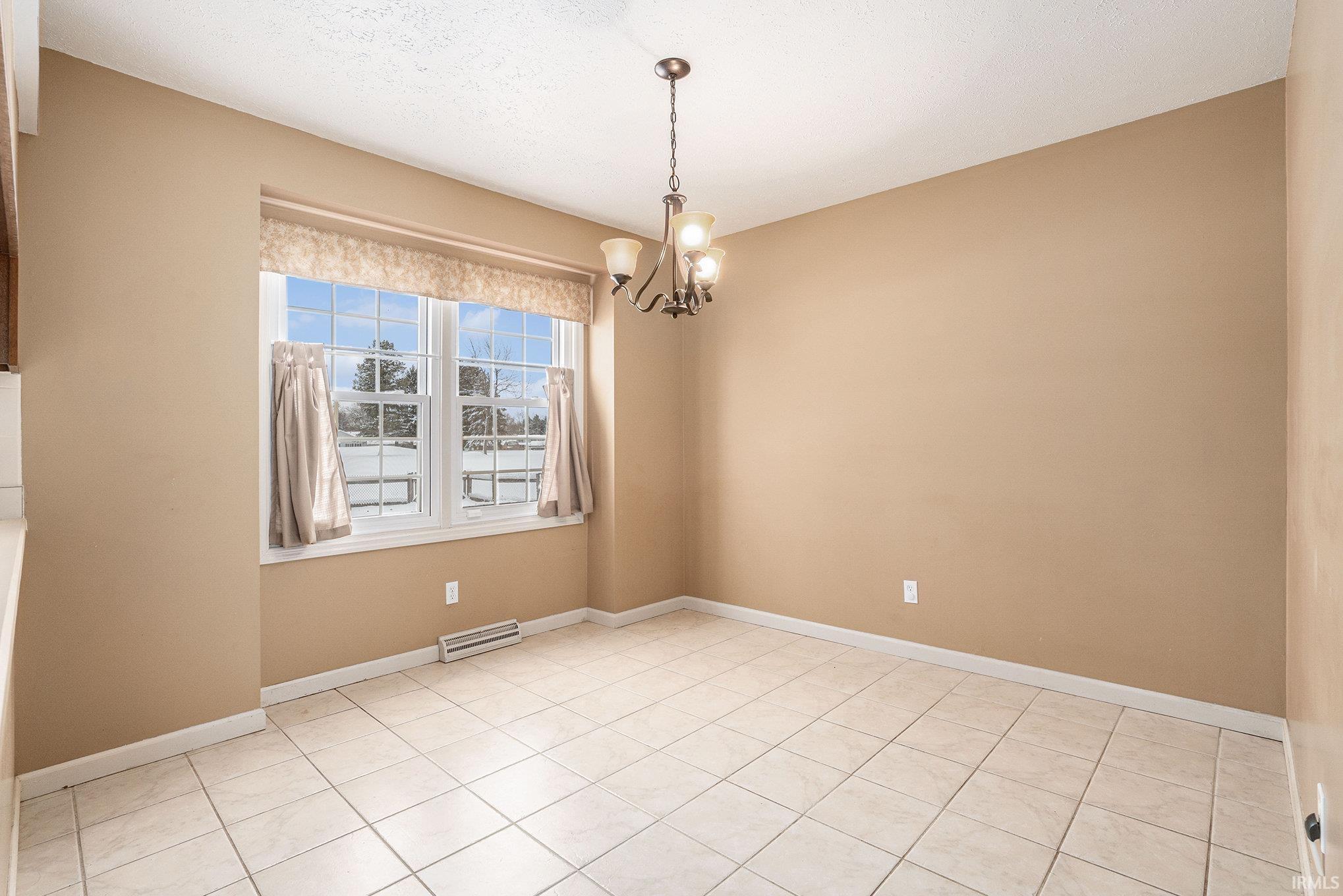 Granger, Indiana 46530, United States, 4 Bedrooms Bedrooms, ,3 BathroomsBathrooms,Residential,Pending,250928