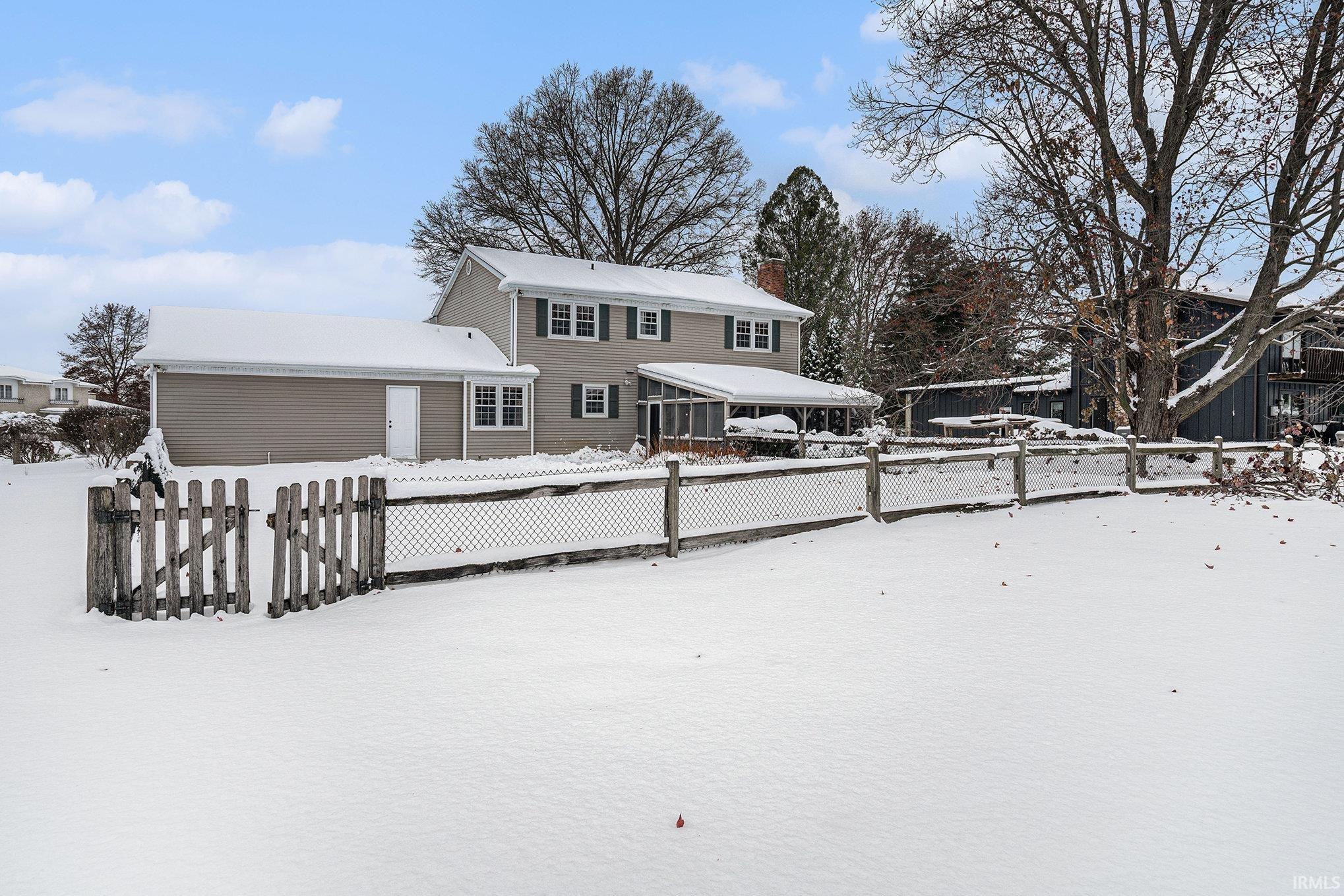 Granger, Indiana 46530, United States, 4 Bedrooms Bedrooms, ,3 BathroomsBathrooms,Residential,Pending,250928