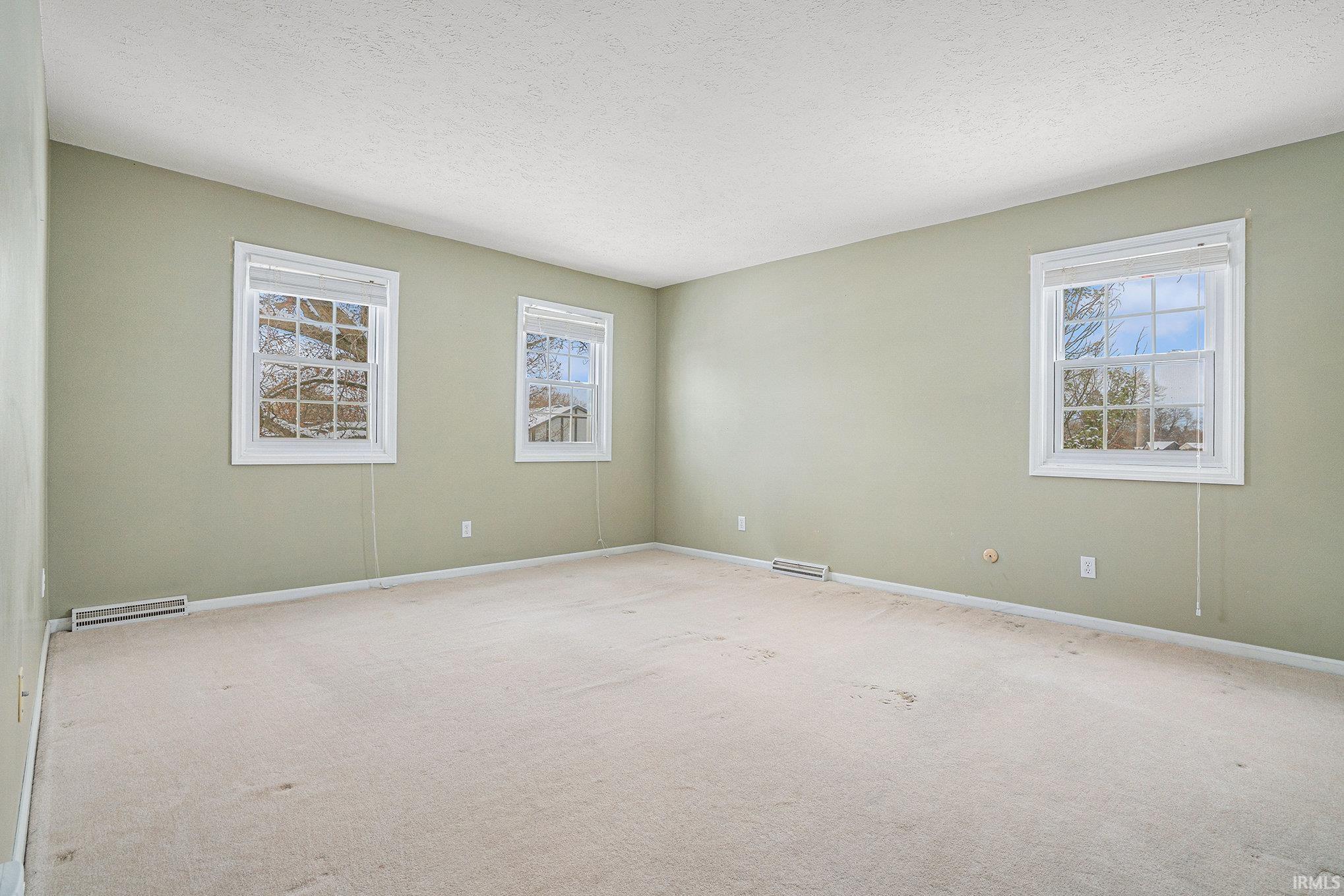 Granger, Indiana 46530, United States, 4 Bedrooms Bedrooms, ,3 BathroomsBathrooms,Residential,Pending,250928