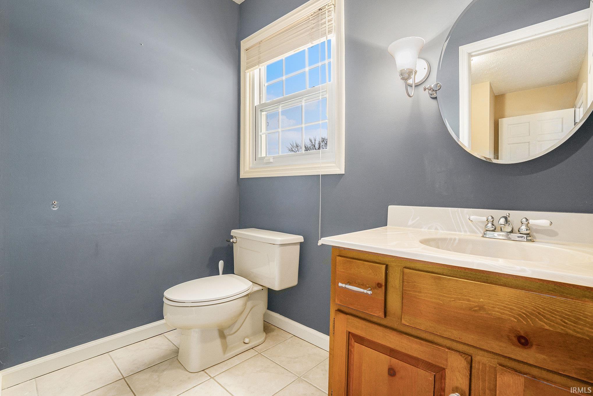 Granger, Indiana 46530, United States, 4 Bedrooms Bedrooms, ,3 BathroomsBathrooms,Residential,Pending,250928