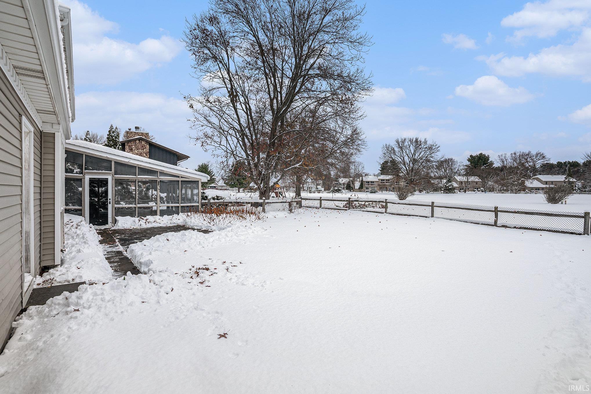 Granger, Indiana 46530, United States, 4 Bedrooms Bedrooms, ,3 BathroomsBathrooms,Residential,Pending,250928