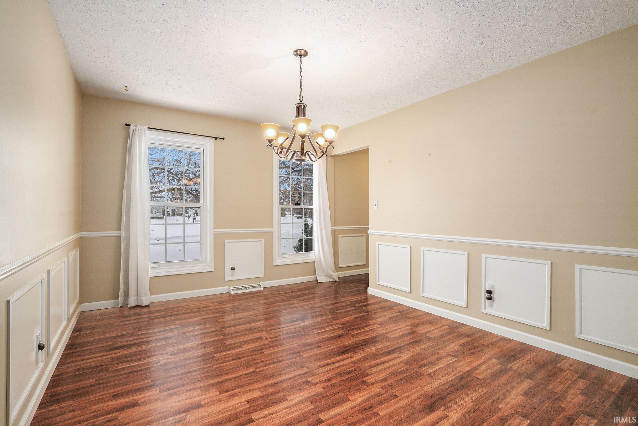 Granger, Indiana 46530, United States, 4 Bedrooms Bedrooms, ,3 BathroomsBathrooms,Residential,Pending,250928