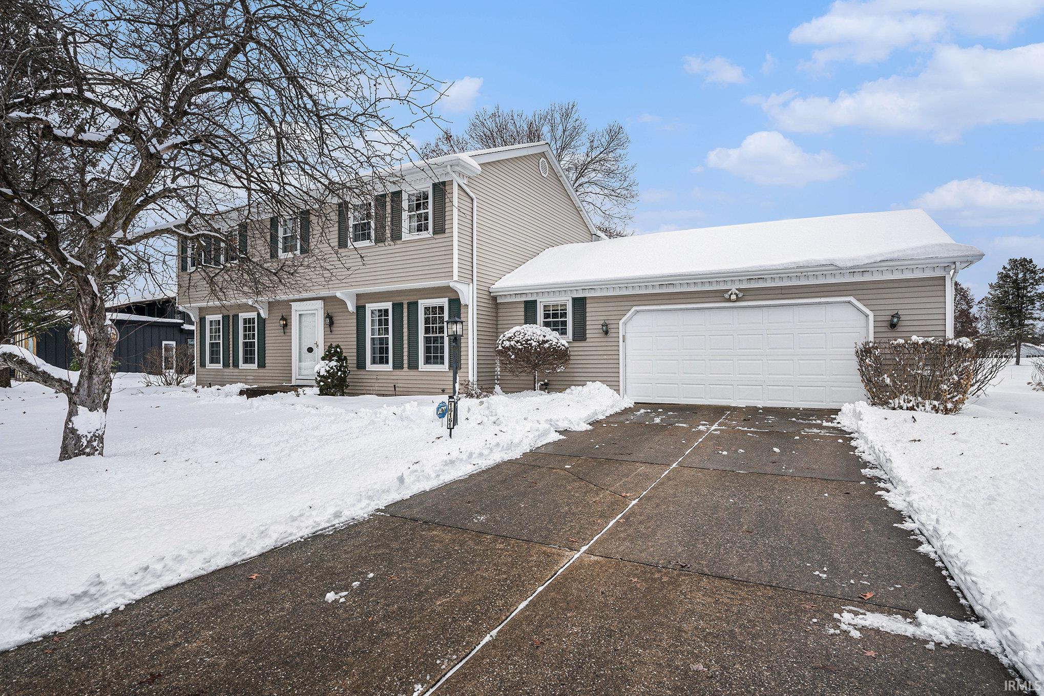 Granger, Indiana 46530, United States, 4 Bedrooms Bedrooms, ,3 BathroomsBathrooms,Residential,Pending,250928