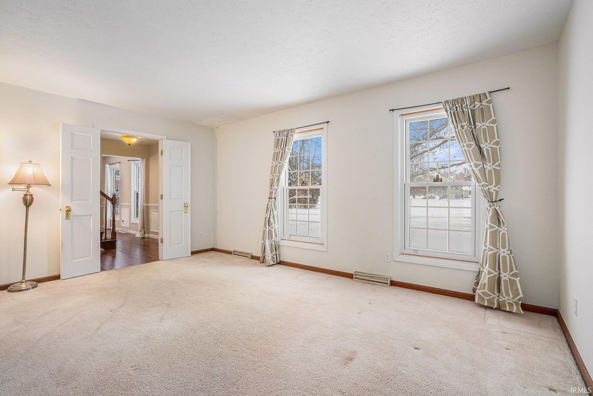 Granger, Indiana 46530, United States, 4 Bedrooms Bedrooms, ,3 BathroomsBathrooms,Residential,Pending,250928