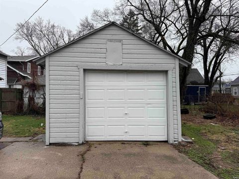 Tiny photo for 1158 E Indiana Avenue, South Bend, IN 46613 (MLS # 202609920)