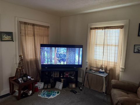 Tiny photo for 1158 E Indiana Avenue, South Bend, IN 46613 (MLS # 202609920)