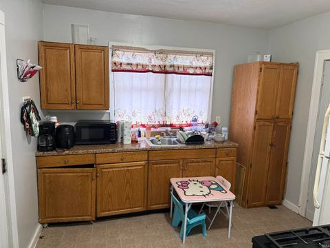 Tiny photo for 1158 E Indiana Avenue, South Bend, IN 46613 (MLS # 202609920)