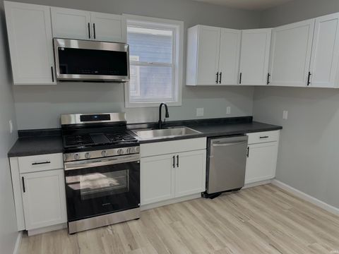 Tiny photo for 710 E Superior Street, Kokomo, IN 46901 (MLS # 202613702)