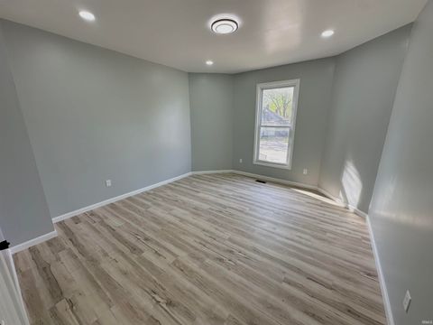 Tiny photo for 710 E Superior Street, Kokomo, IN 46901 (MLS # 202613702)