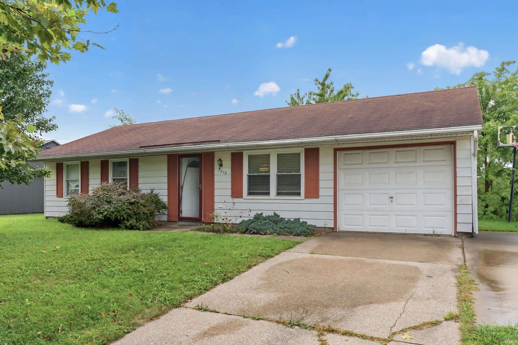 Photo of 7019 Strawberry Drive, Fort Wayne, IN 46825 (MLS # 202638979)