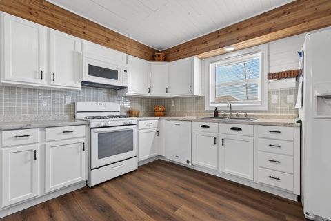 Tiny photo for 501 S DIXON Road, Kokomo, IN 46901 (MLS # 202608058)