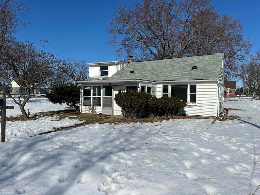 Photo of 106 E Lewis Street, Culver, IN 46511 (MLS # 202605498)