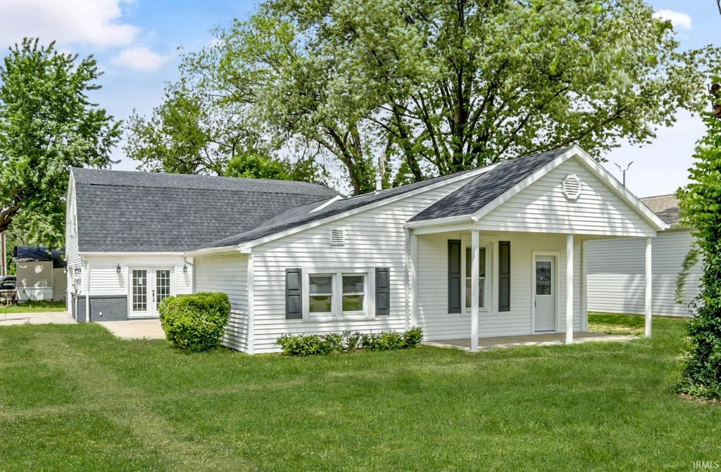 Photo of 615 Washington Street, Rockport, IN 47635 (MLS # 202608641)