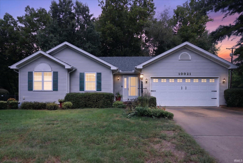 Photo of 10021 Ashwood Forest Drive, Osceola, IN 46561 (MLS # 202638737)