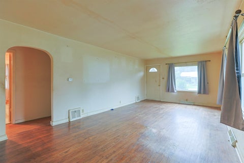 Tiny photo for 19702 Pasadena Avenue, South Bend, IN 46614 (MLS # 202641709)
