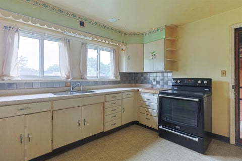 Tiny photo for 19702 Pasadena Avenue, South Bend, IN 46614 (MLS # 202641709)