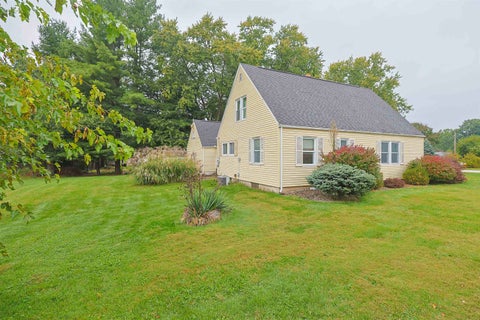 Tiny photo for 19702 Pasadena Avenue, South Bend, IN 46614 (MLS # 202641709)