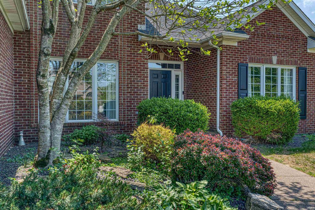 Photo of 2503 Wheaton Drive, Evansville, IN 47725 (MLS # 202613767)