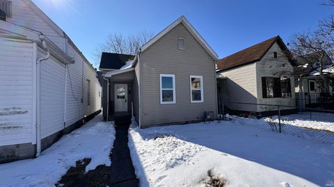 Photo of 217 E Oregon Street, Evansville, IN 47711 (MLS # 202603870)