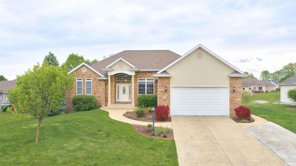 Photo of 2072 Pheasant Ridge Drive, Warsaw, IN 46580 (MLS # 202615136)