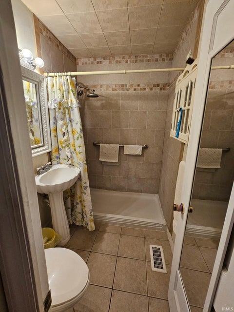 Tiny photo for 332 Monroe Avenue, Peru, IN 46970 (MLS # 202637638)