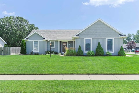 Photo of 10879 Gorden Setter Drive, Osceola, IN 46561 (MLS # 202626464)