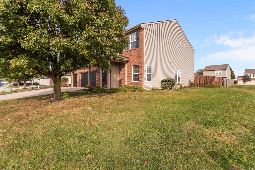 Photo of 4225 Thompson Drive, Marion, IN 46953 (MLS # 202644419)