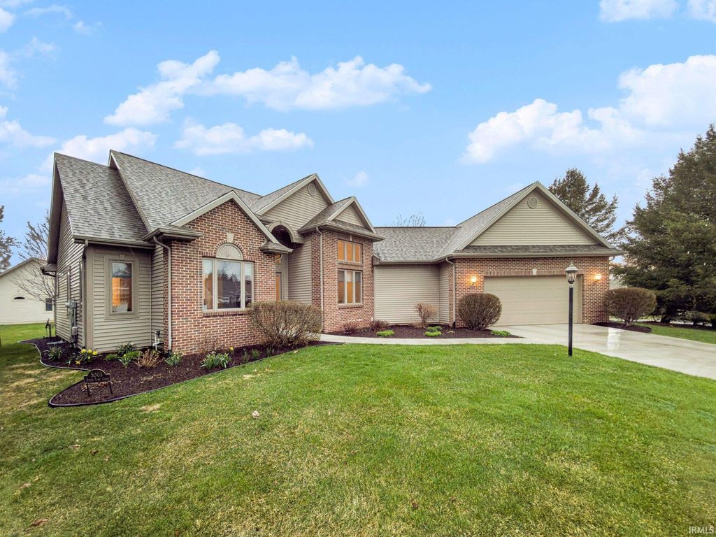 Photo of 5003 Stern Line Court, South Bend, IN 46628 (MLS # 202611103)