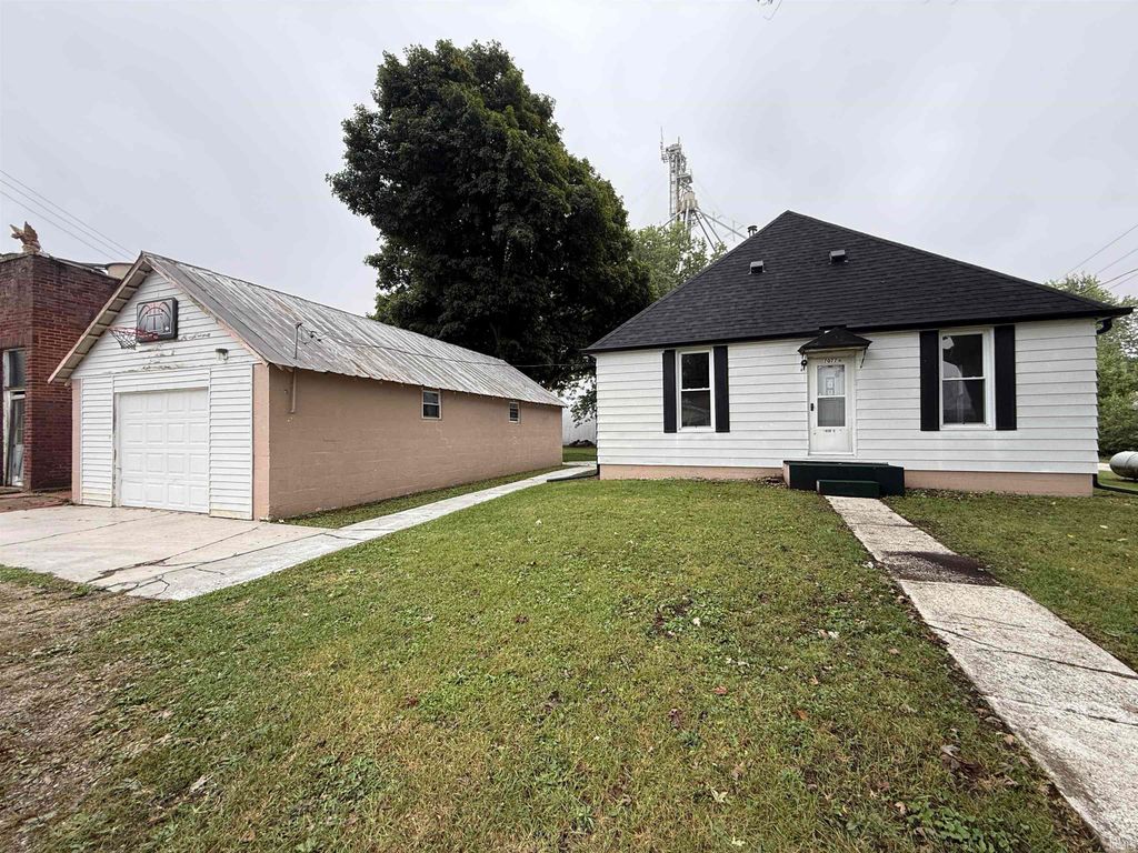 Photo of 7077 W 450 S, Williamsport, IN 47993 (MLS # 202536389)