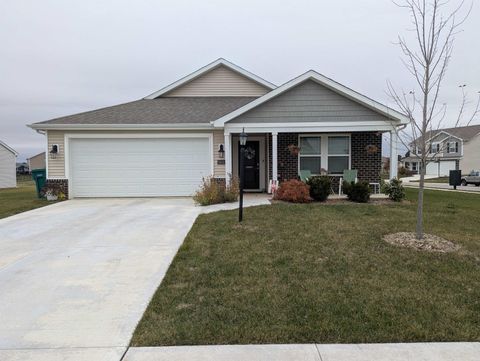 Photo of 1479 Livingston Lakes Way, Fort Wayne, IN 46818 (MLS # 202545462)