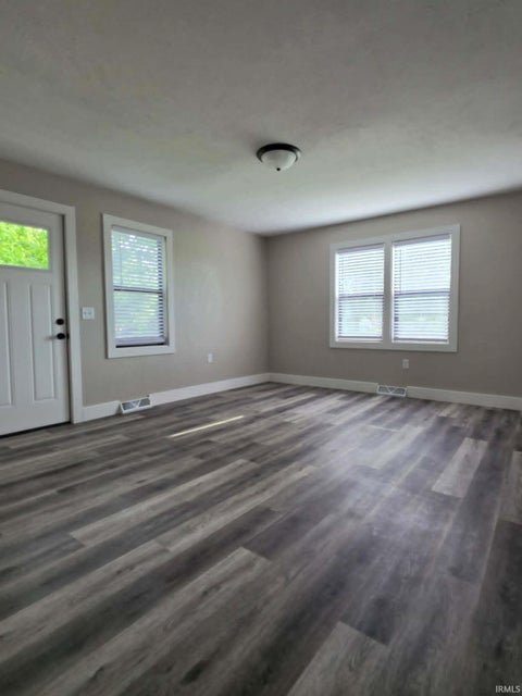 Tiny photo for 18867 5th Street, New Paris, IN 46553 (MLS # 202622464)