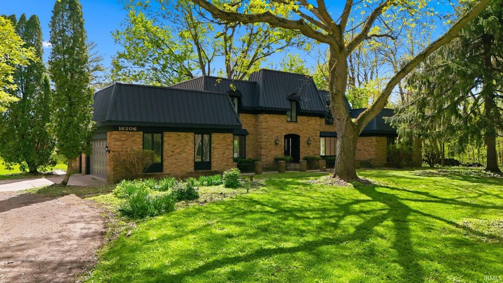 Photo of 16206 Canyon Ridge Road, Leo, IN 46765 (MLS # 202616340)