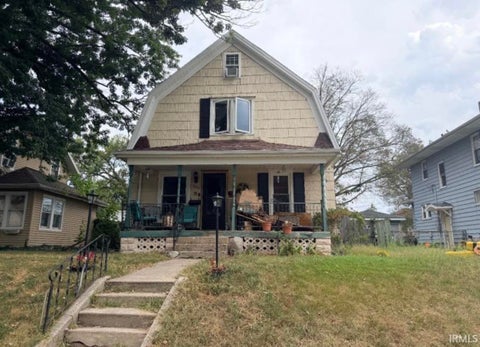 Photo for 1032 E 3rd Street