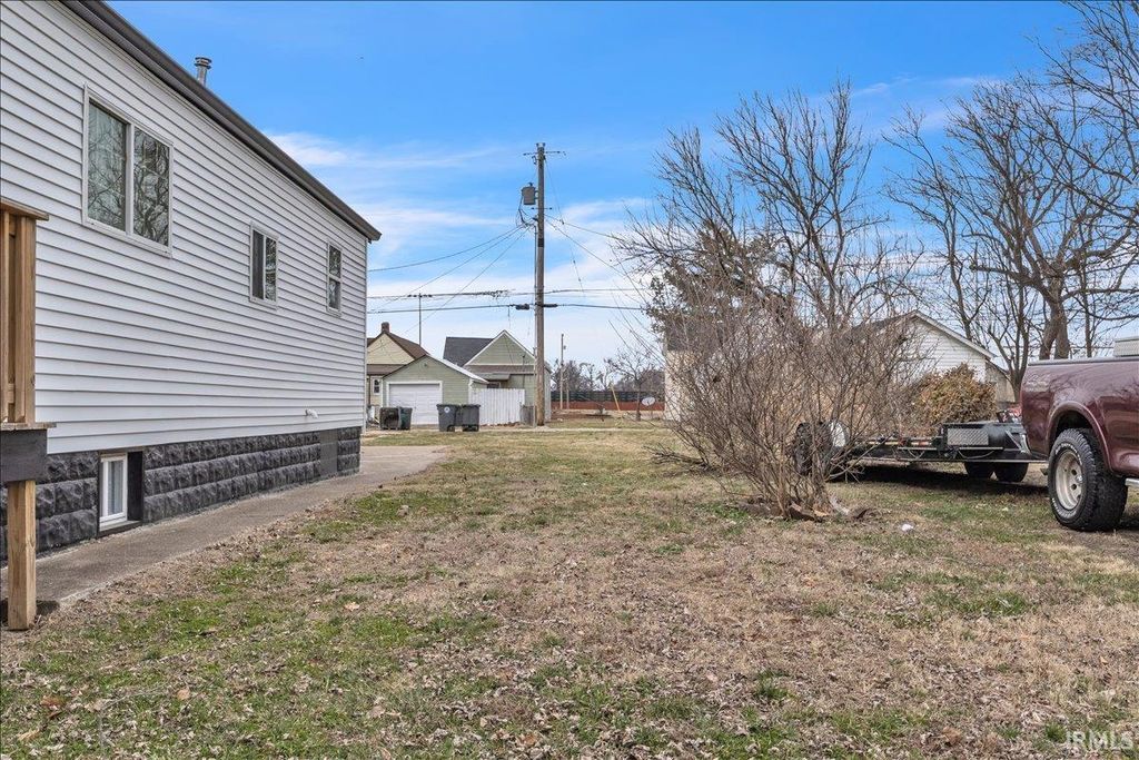 Photo of 106 E Tennessee Street, Evansville, IN 47711 (MLS # 202606338)