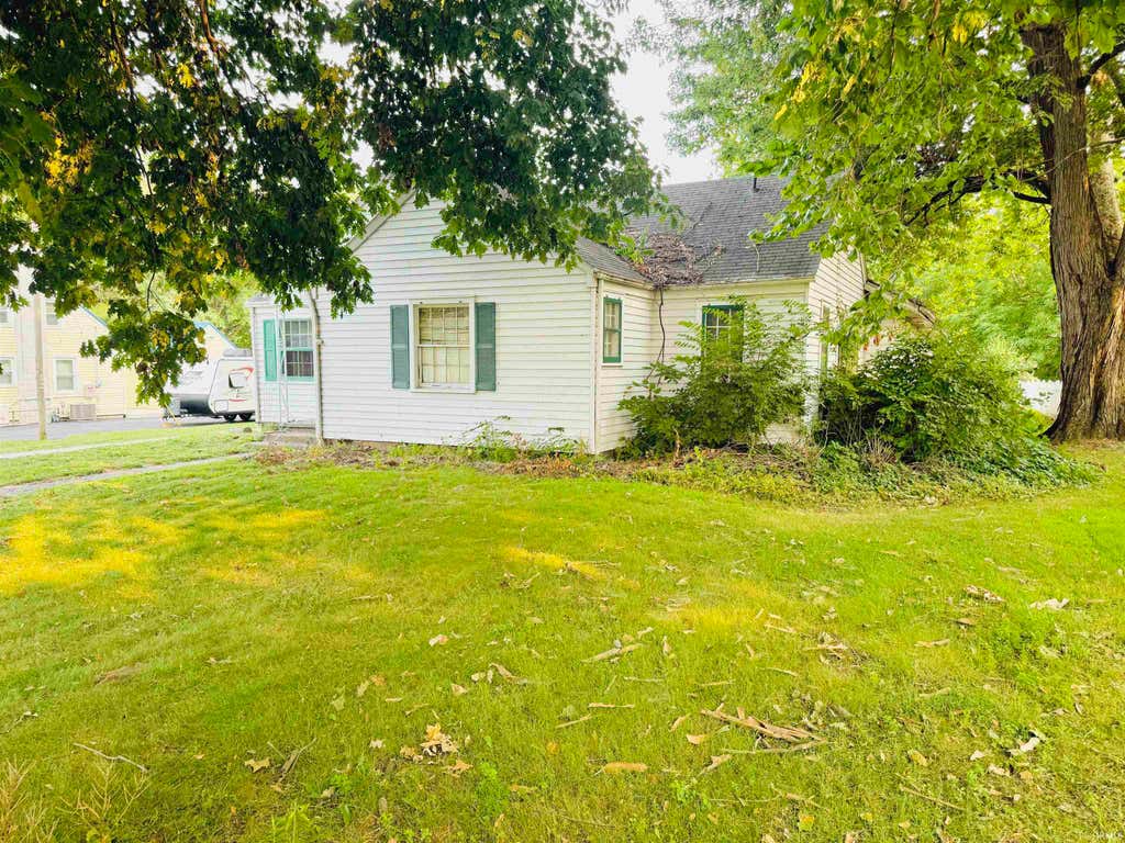 Photo of 550 Rose Avenue, New Haven, IN 46774 (MLS # 202628677)