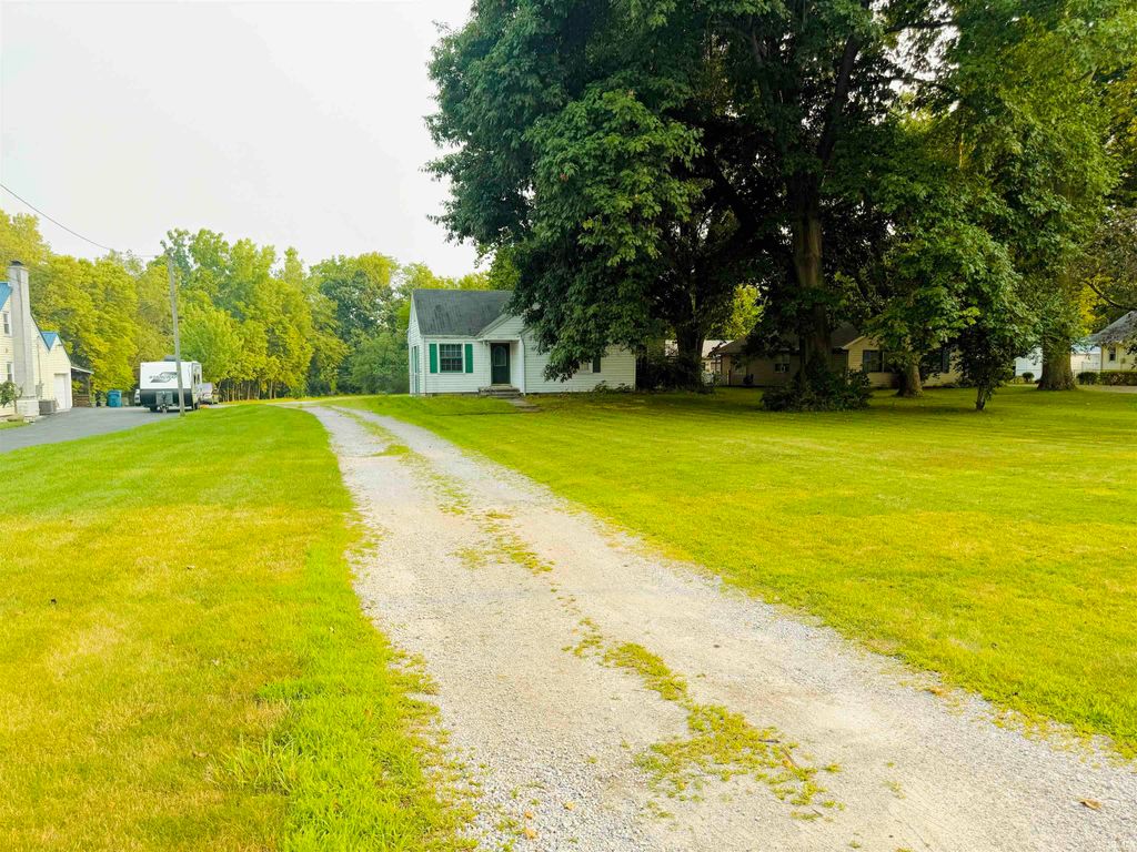Photo of 550 Rose Avenue, New Haven, IN 46774 (MLS # 202628677)