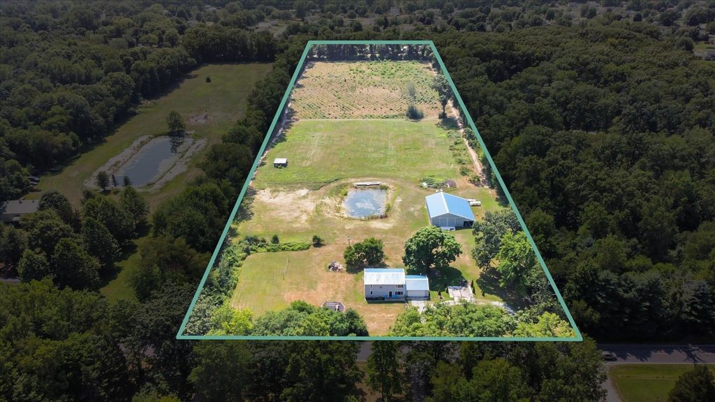 Photo of 10374 Douglas Road, Osceola, IN 46561 (MLS # 202603867)