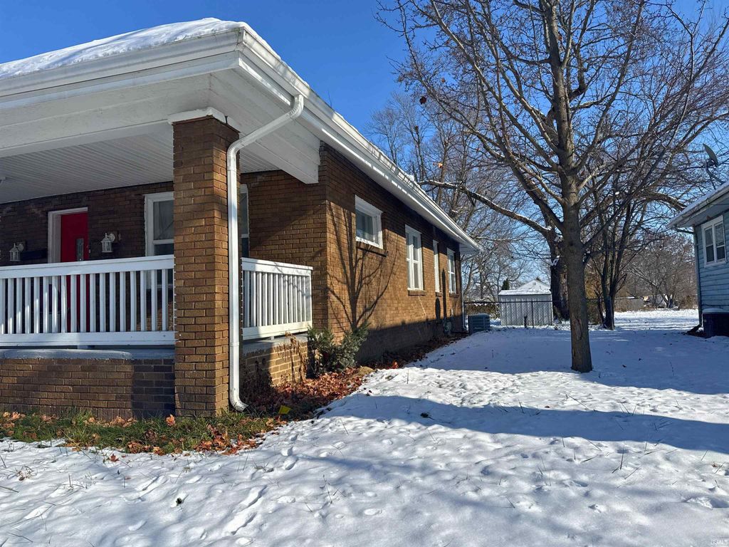 Photo of 1702 Arrow Avenue, Anderson, IN 46016 (MLS # 202548627)