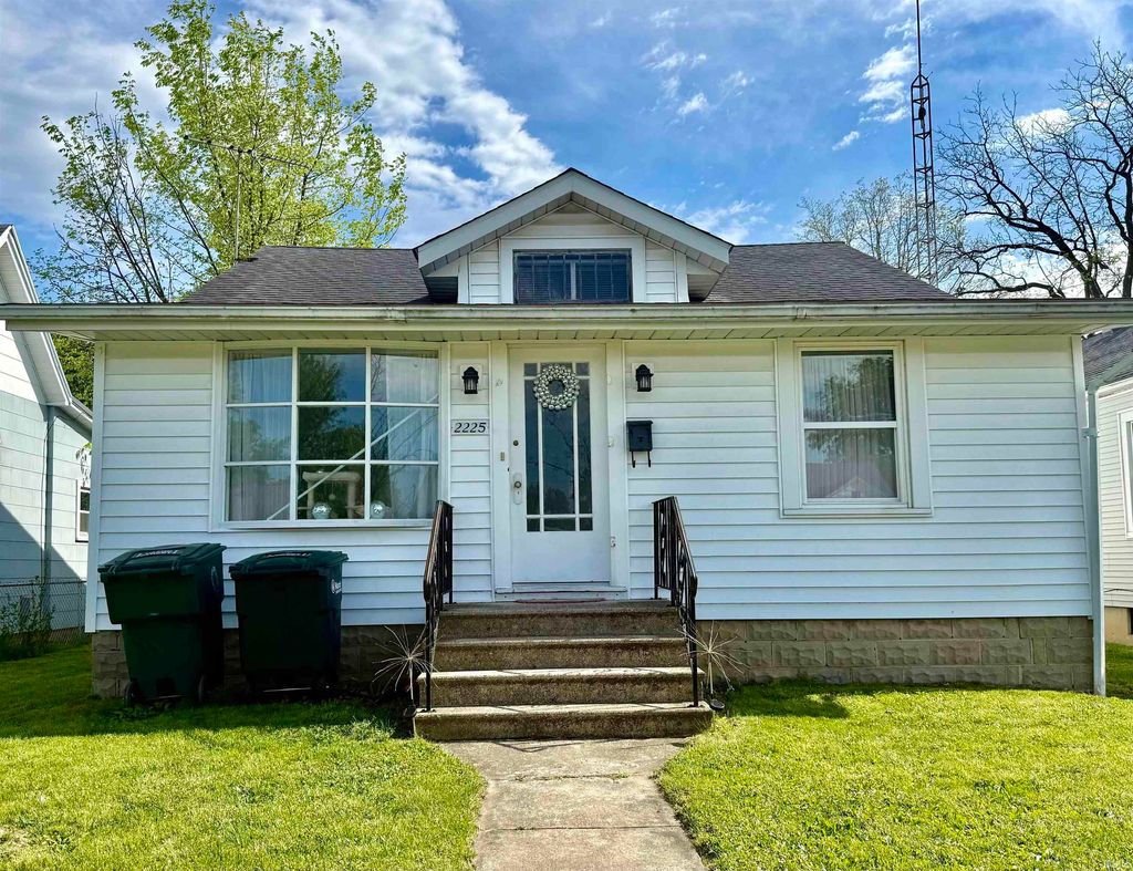 Photo of 2225 W 7th Street, Muncie, IN 47302 (MLS # 202617388)