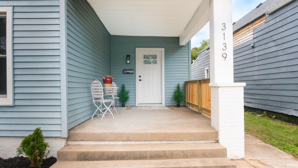 Photo of 3139 Broadway Avenue, Evansville, IN 47712 (MLS # 202640755)