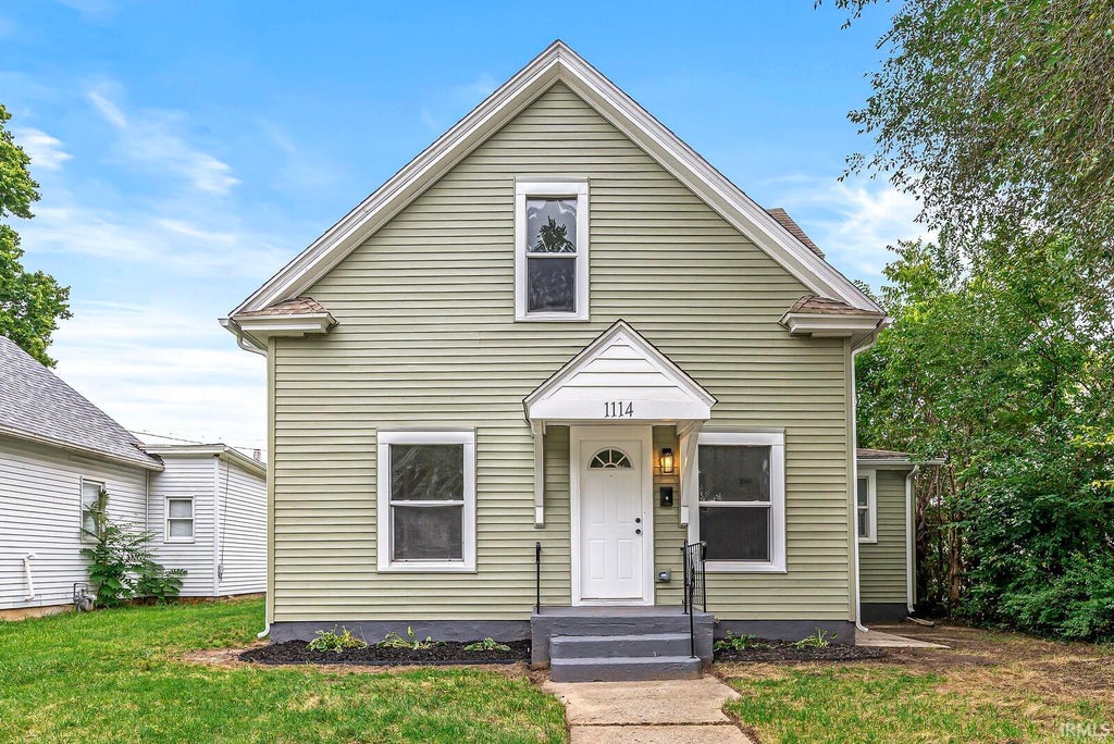 Photo of 1114 E Bowman Street, South Bend, IN 46613 (MLS # 202639737)