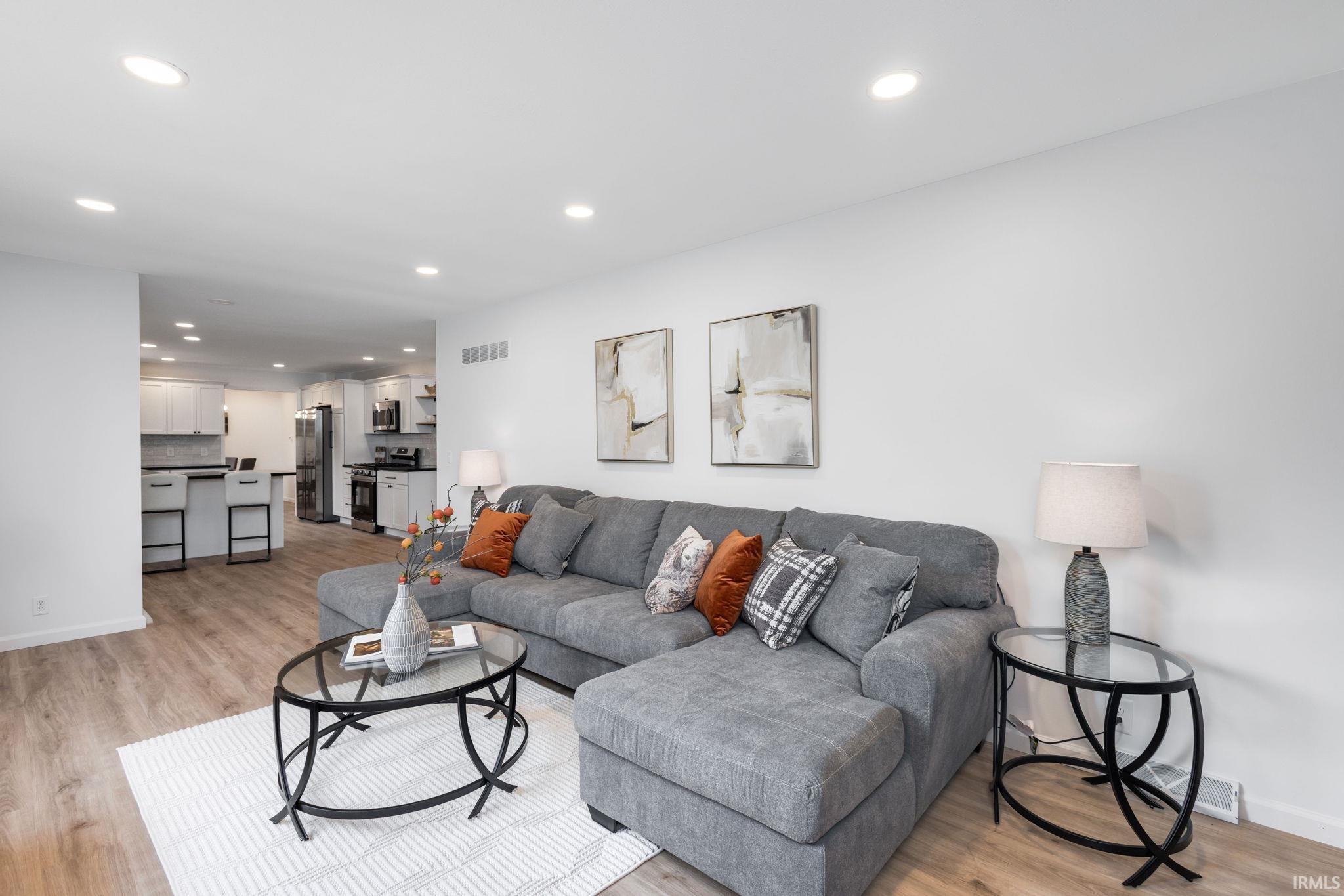 Elkhart, Indiana 46516, United States, 4 Bedrooms Bedrooms, ,3 BathroomsBathrooms,Residential,Active,202101