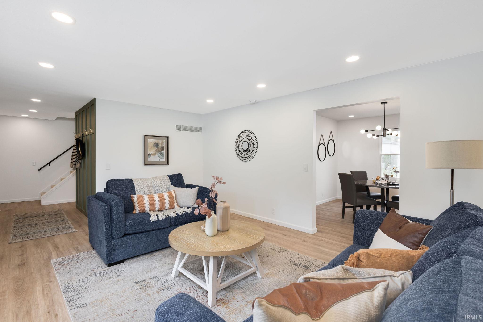 Elkhart, Indiana 46516, United States, 4 Bedrooms Bedrooms, ,3 BathroomsBathrooms,Residential,Active,202101